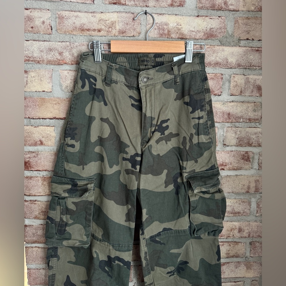NWOT Camo Pants